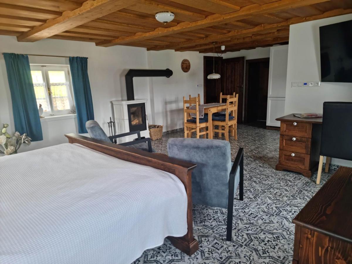 Luxusni Apartman S Krbem - Kunraticke Svycarsko Kunratice  ภายนอก รูปภาพ